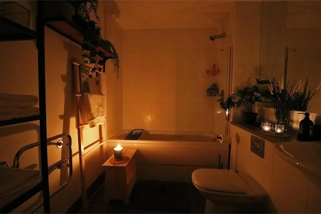 Spacious Private Flat In Sheffield City Centre