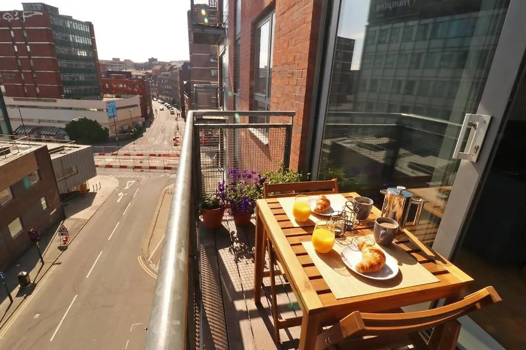 Spacious Private Flat In Sheffield City Centre Apartment