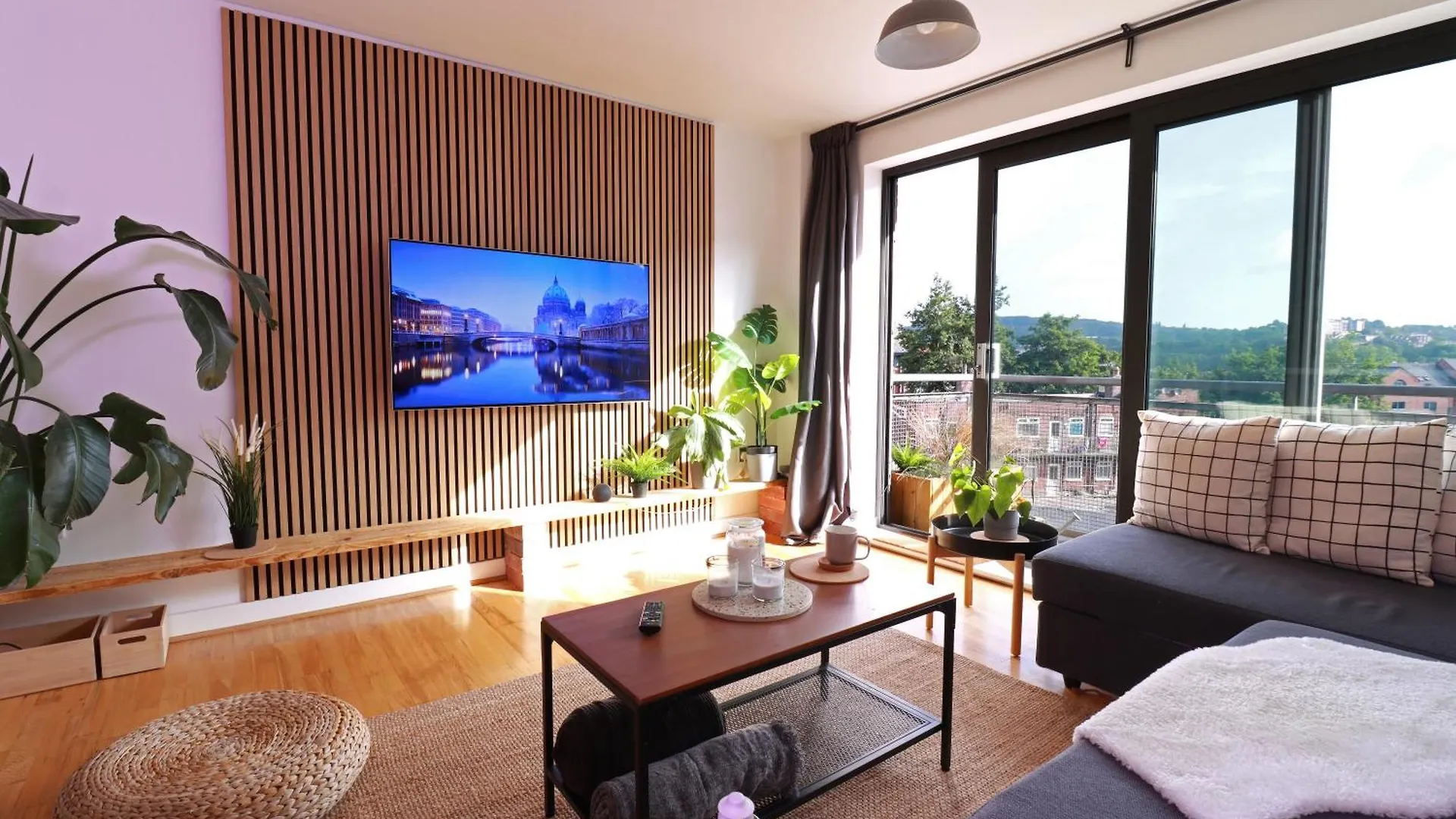 Spacious Private Flat In Sheffield City Centre