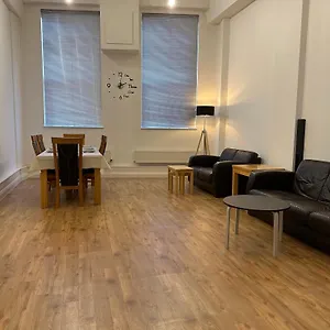 Centre 3 Bedrooms With Parking Apartment Nottingham